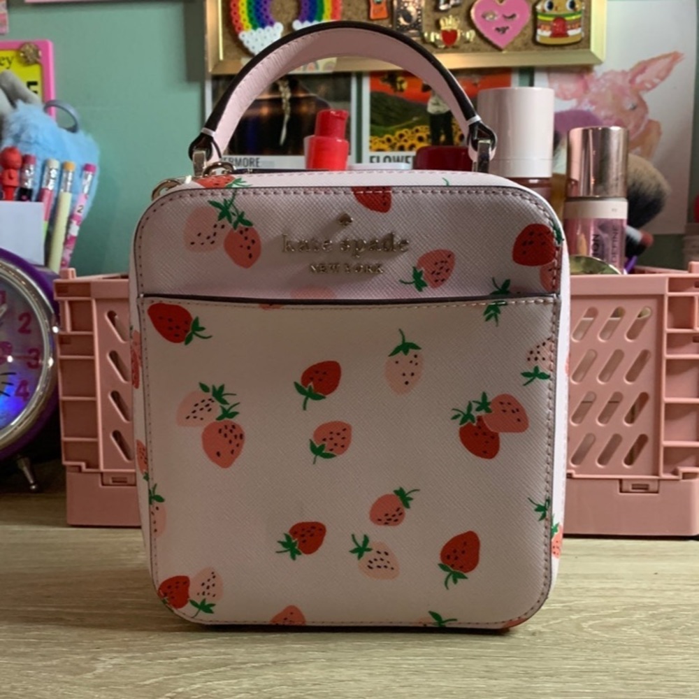 kate spade vanity crossbody strawberry